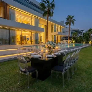 azura-glass-dining-table-setup-rentals-real-image